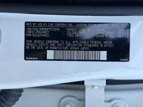 Certified 2024 Volvo XC60 B5 Ultimate w/ Climate Package image 25