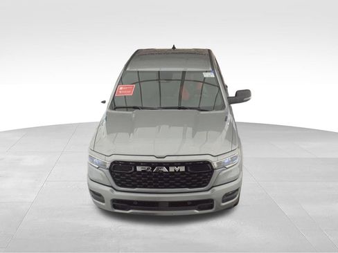 Used 2025 RAM 1500 Big Horn AWD/4WD image 3