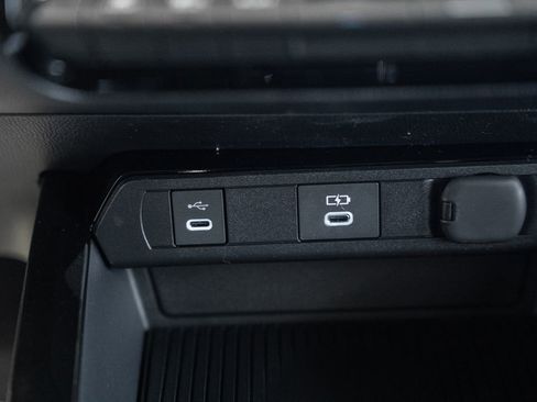 New 2026 Toyota Prius Plug-In Hybrid FWD image 24