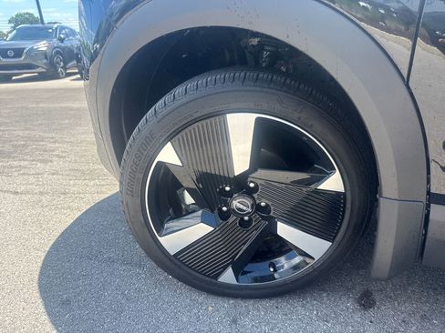 Used 2025 Nissan Kicks SR FWD image 29