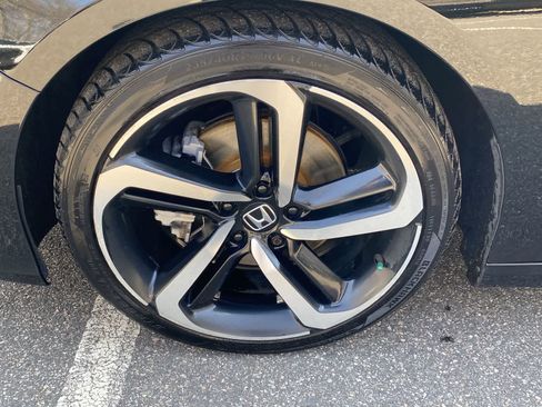 Used 2018 Honda Accord Sport image 11