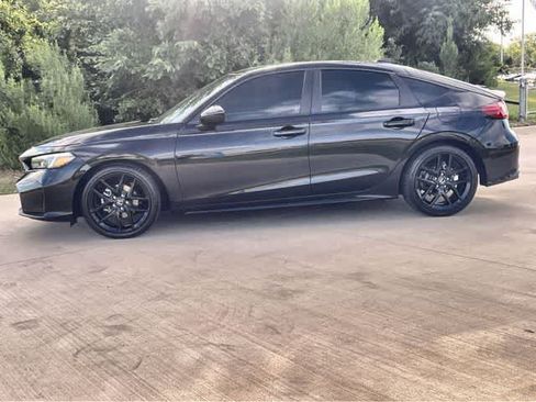 Used 2025 Honda Civic Sport image 4