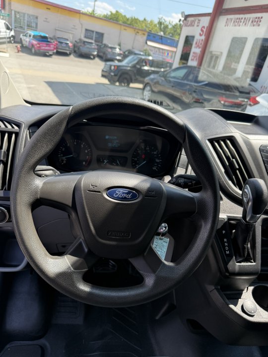 Used 2018 Ford Transit 250 130 Low Roof RWD image 15