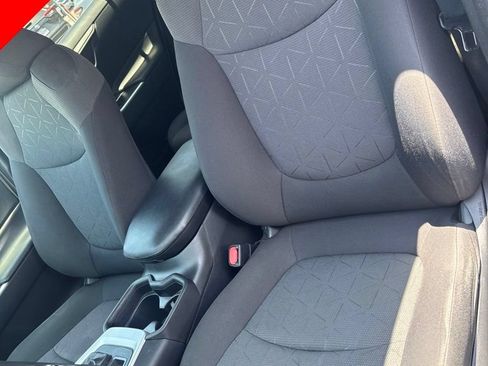 Used 2019 Toyota RAV4 XLE w/ Carpet Mat Package FWD image 16