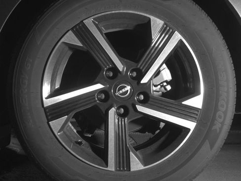 Used 2025 Nissan Sentra SV image 14