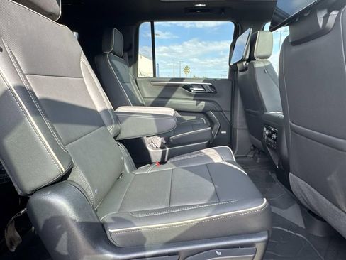 New 2026 Chevrolet Suburban Premier image 10