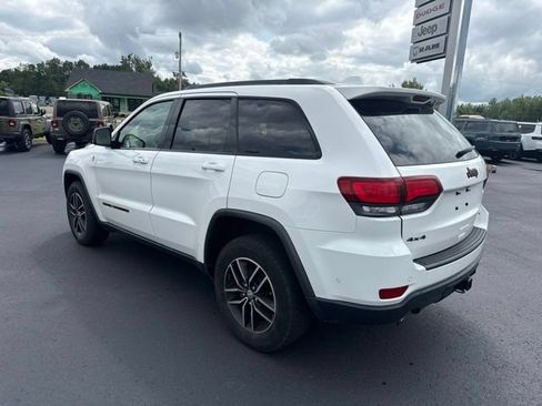 Used 2018 Jeep Grand Cherokee Trailhawk w/ Trailhawk Luxury Group AWD/4WD image 2