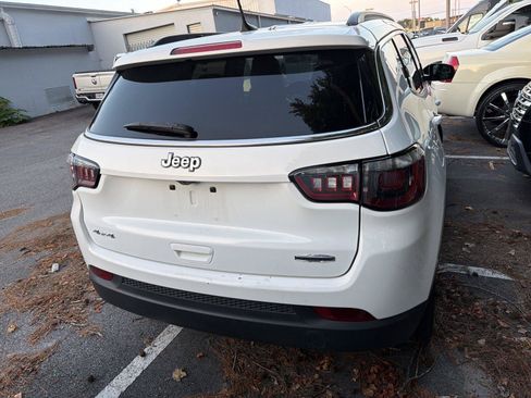 Used 2024 Jeep Compass Latitude AWD/4WD image 5