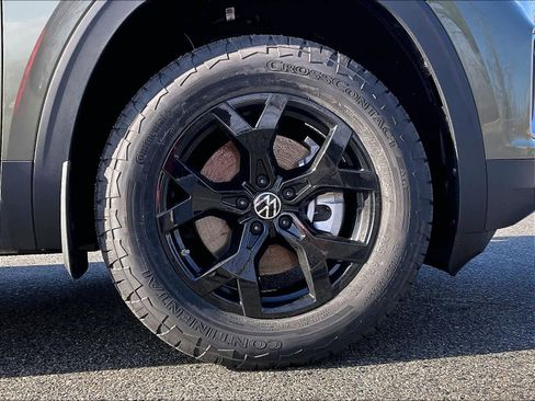 New 2026 Volkswagen Atlas Peak Edition image 7