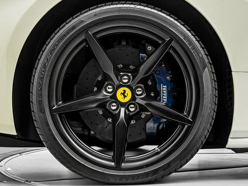 Used 2017 Ferrari 488 Spider RWD image 33