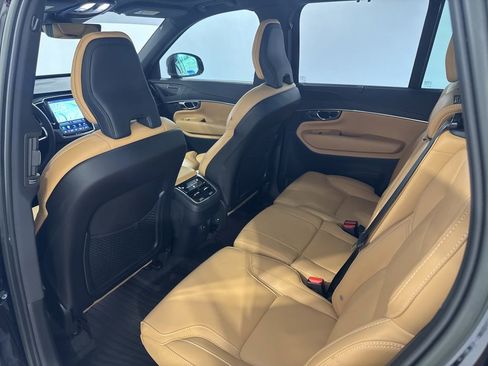 Used 2023 Volvo XC90 B6 Ultimate AWD/4WD image 21