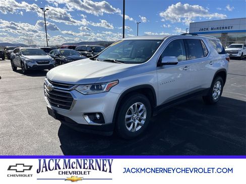 Used 2018 Chevrolet Traverse LT image 1