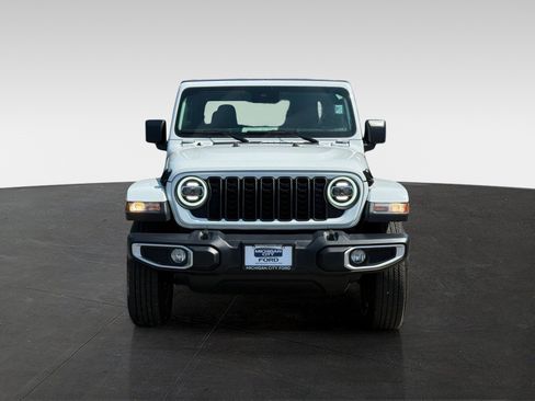 Used 2025 Jeep Gladiator Sport AWD/4WD image 2