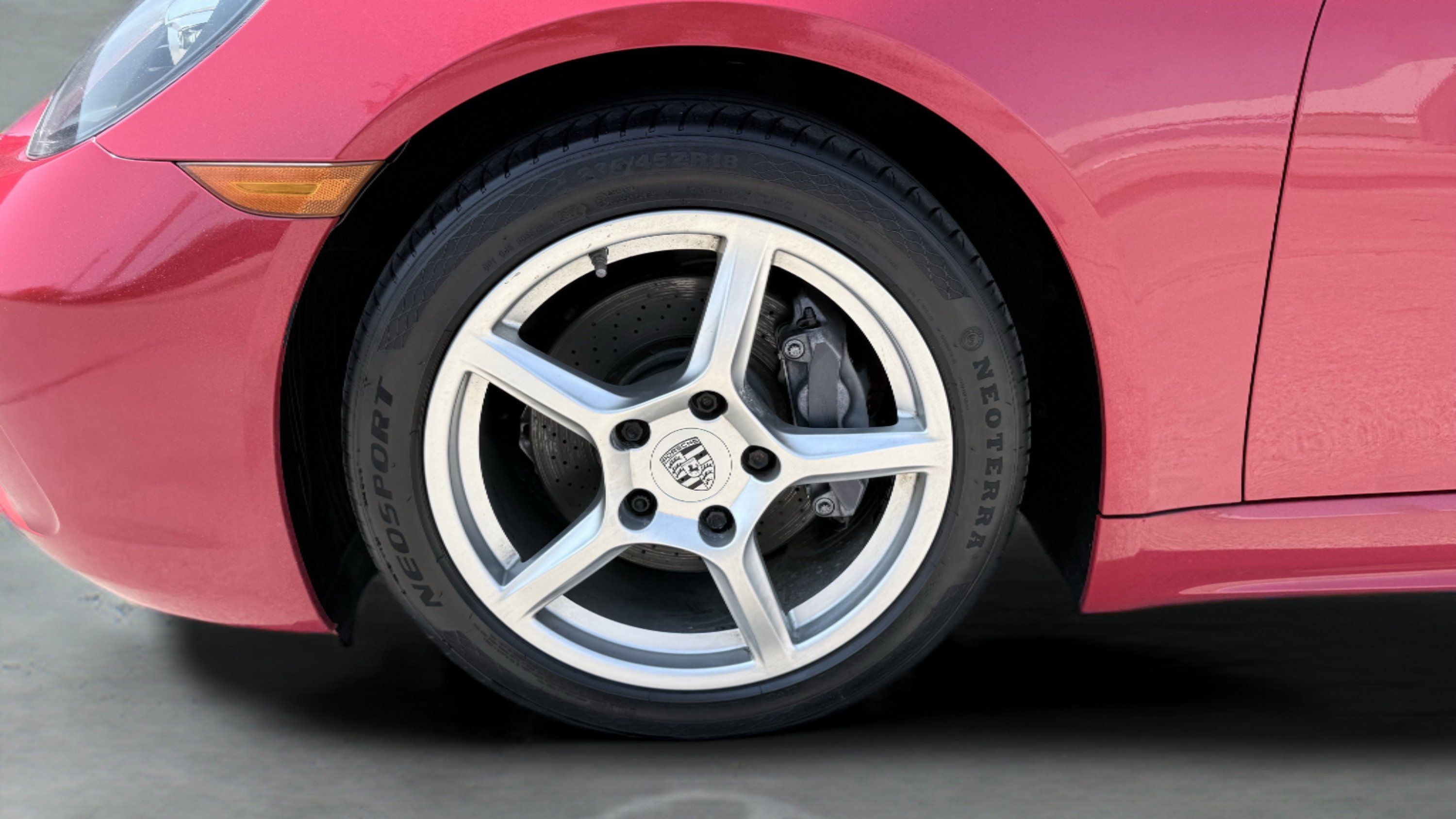 Used 2019 Porsche 718 Cayman RWD image 16