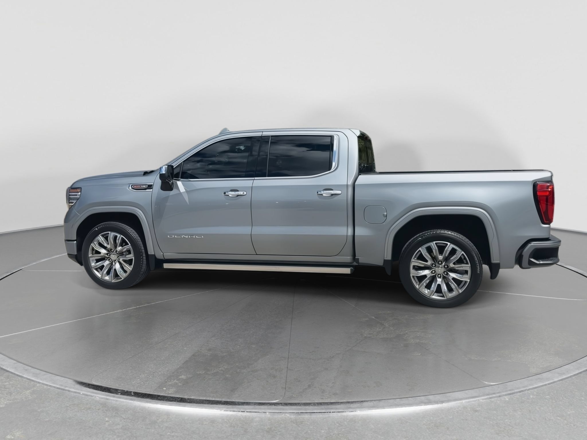 Certified 2023 GMC Sierra 1500 Denali w/ Denali Reserve Package AWD/4WD image 5