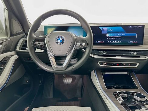 Used 2025 BMW X5 xDrive50e w/ Executive Package image 23