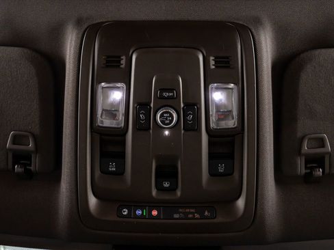 Used 2025 Chevrolet Suburban Z71 w/ Comfort Package image 29