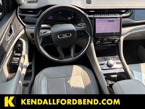 Used 2022 Jeep Grand Cherokee Overland AWD/4WD image 17