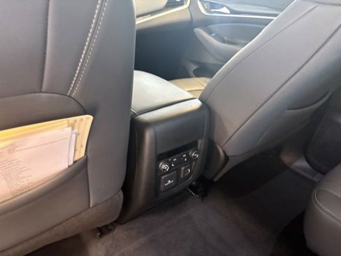 Used 2024 Buick Enclave Premium image 12