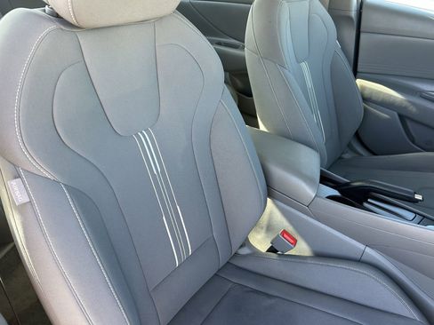 Used 2024 Hyundai Elantra SEL FWD image 11
