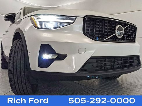 Used 2023 Volvo XC40 B5 Ultimate w/ Climate Package image 23