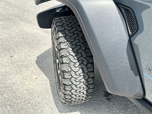 Used 2024 Jeep Wrangler Unlimited Rubicon 4xe image 33