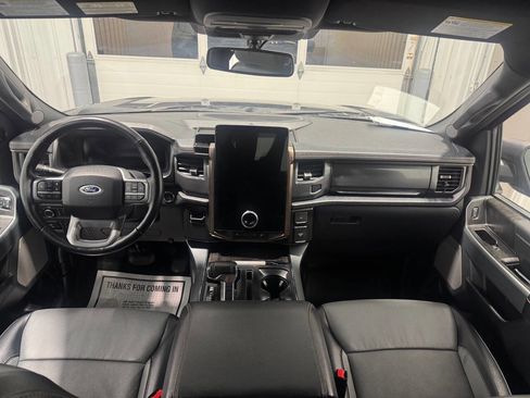 Used 2022 Ford F150 Lightning Lariat image 30