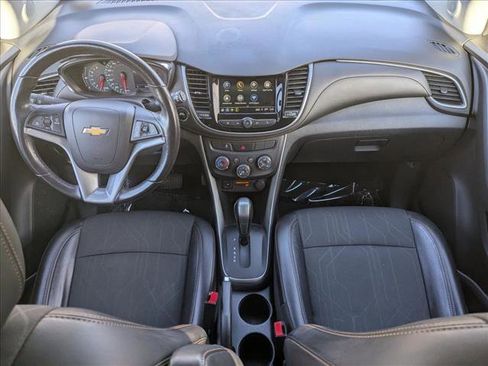 Used 2019 Chevrolet Trax LT w/ LT Convenience Package image 16