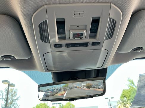 Used 2022 Toyota Highlander Platinum FWD image 31