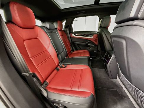 Certified 2026 Porsche Cayenne S AWD/4WD image 29
