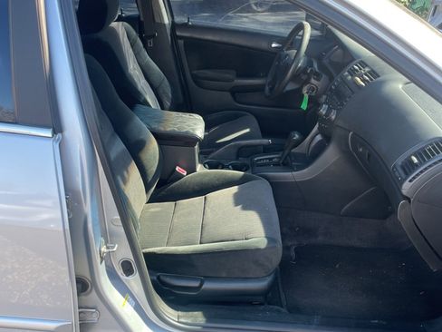Used 2005 Honda Accord LX image 17
