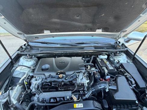 Used 2019 Toyota Camry SE image 18