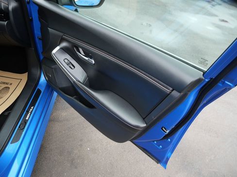 Used 2021 Nissan Sentra SR w/ SR Premium Package image 32