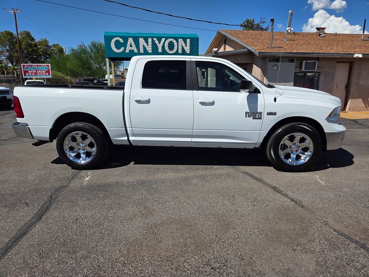 Used 2020 RAM 1500 Classic SLT w/ Luxury Group AWD/4WD image 6