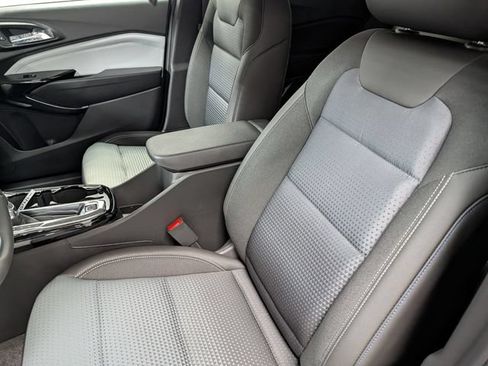 New 2026 Chevrolet Trax LT w/ Driver Confidence Package FWD image 9