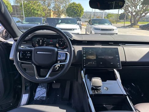 Certified 2025 Land Rover Range Rover Sport SE AWD/4WD image 11
