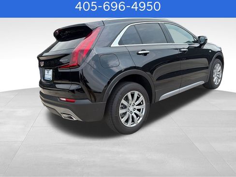 Used 2023 Cadillac XT4 Premium Luxury w/ Technology Package FWD image 6