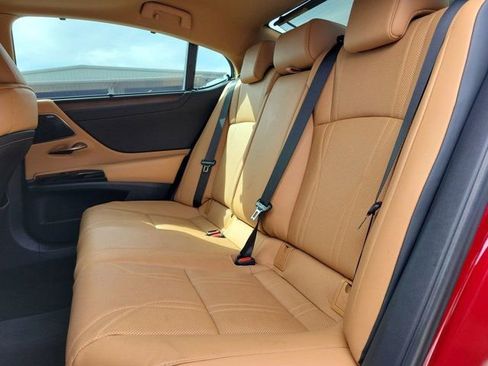 Used 2024 Lexus ES 300h Ultra Luxury w/ Accessory Package (Z2) image 20