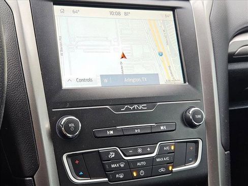Used 2019 Ford Fusion SE FWD image 15