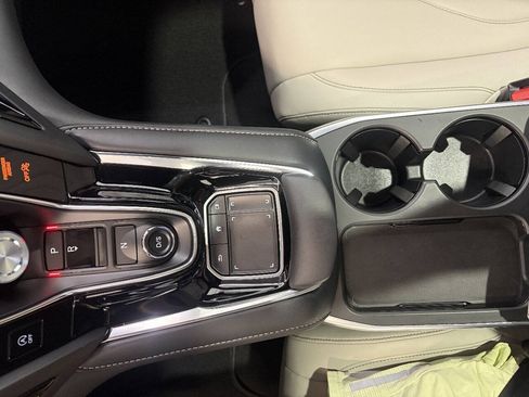 Used 2025 Acura RDX SH-AWD image 19