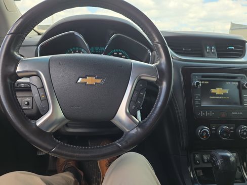 Used 2017 Chevrolet Traverse LT w/ Style and Technology Package FWD image 14