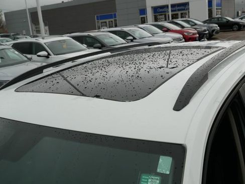 Certified 2023 Volkswagen Atlas SE w/ Panoramic Sunroof Package image 11