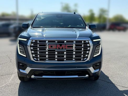 New 2026 GMC Yukon Denali w/ Denali Reserve Package AWD/4WD image 8