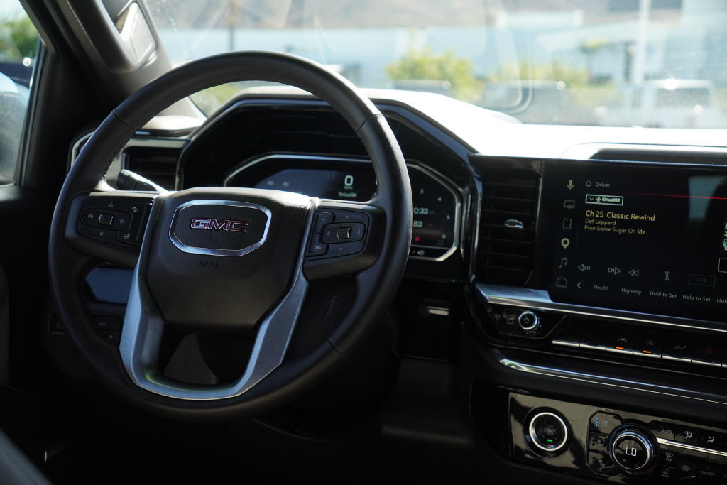 Used 2023 GMC Sierra 1500 SLT w/ SLT Convenience Package AWD/4WD image 40