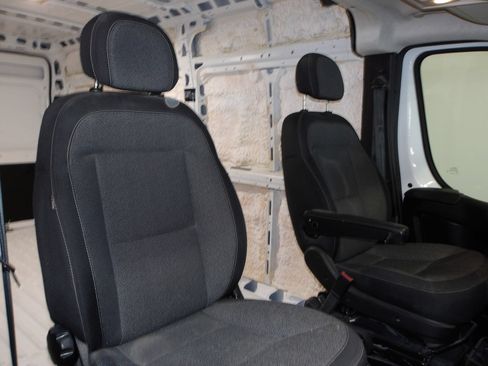 Used 2024 RAM ProMaster 2500 w/ Convenience Group FWD image 18