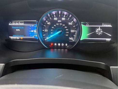 Used 2017 Ford Explorer XLT w/ Equipment Group 201A AWD/4WD image 30
