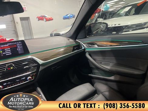 Used 2020 BMW 530i xDrive w/ Convenience Package image 32
