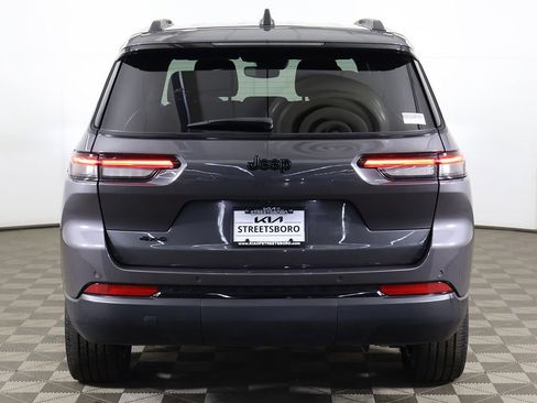 Used 2023 Jeep Grand Cherokee L Laredo AWD/4WD image 13