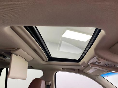 Used 2016 Cadillac Escalade Premium image 22