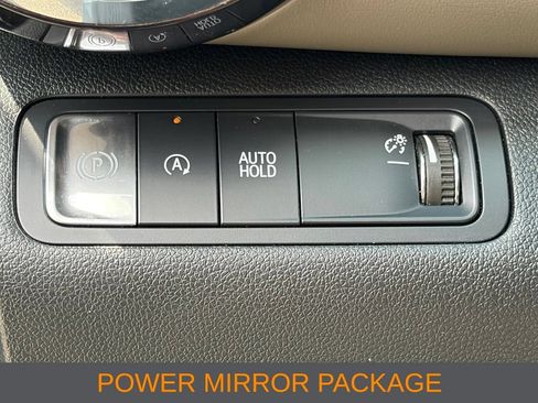 Used 2025 Chevrolet Equinox LT w/ Convenience Package II FWD image 9